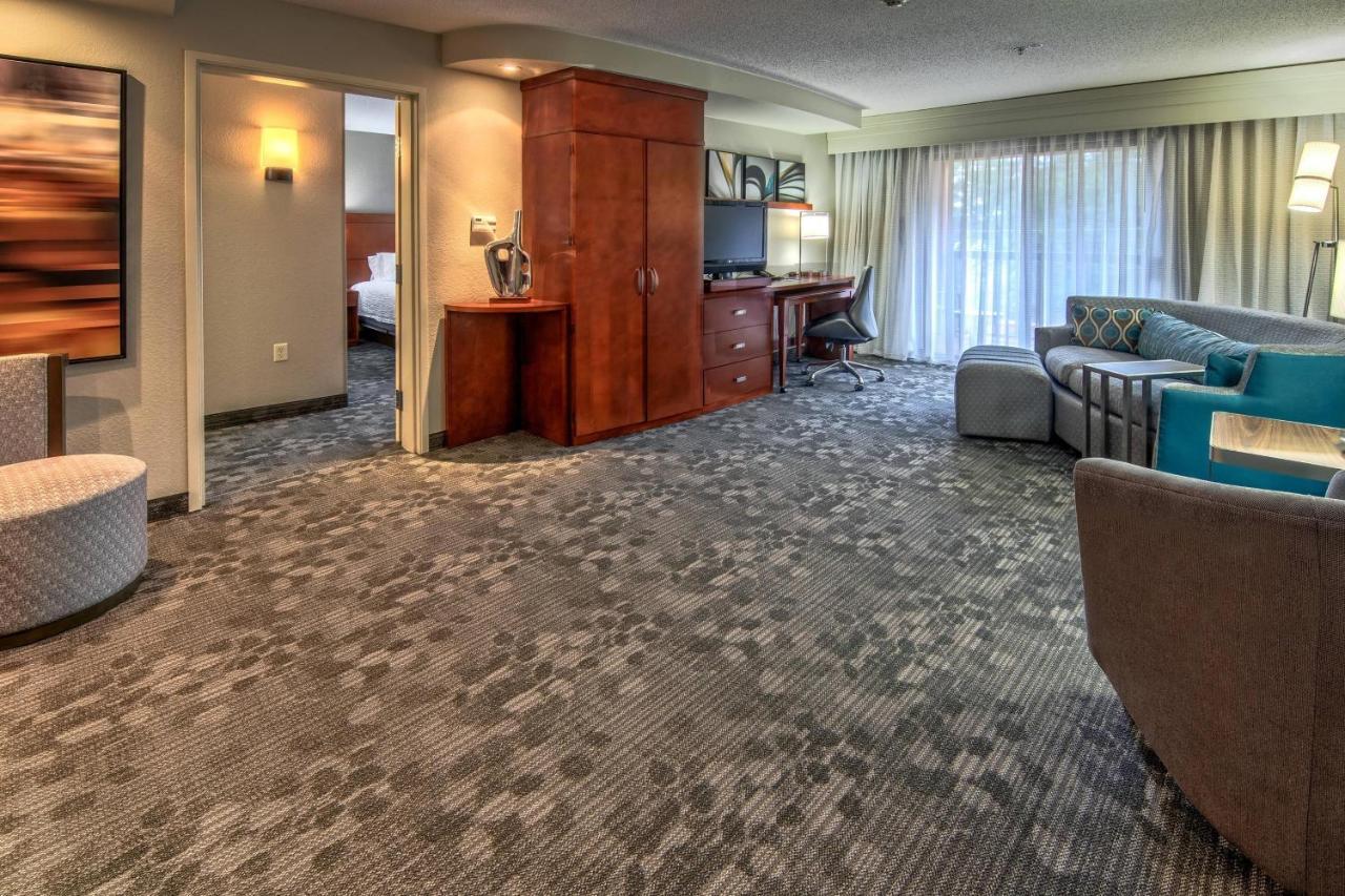 Courtyard By Marriott Troy Ξενοδοχείο Εξωτερικό φωτογραφία