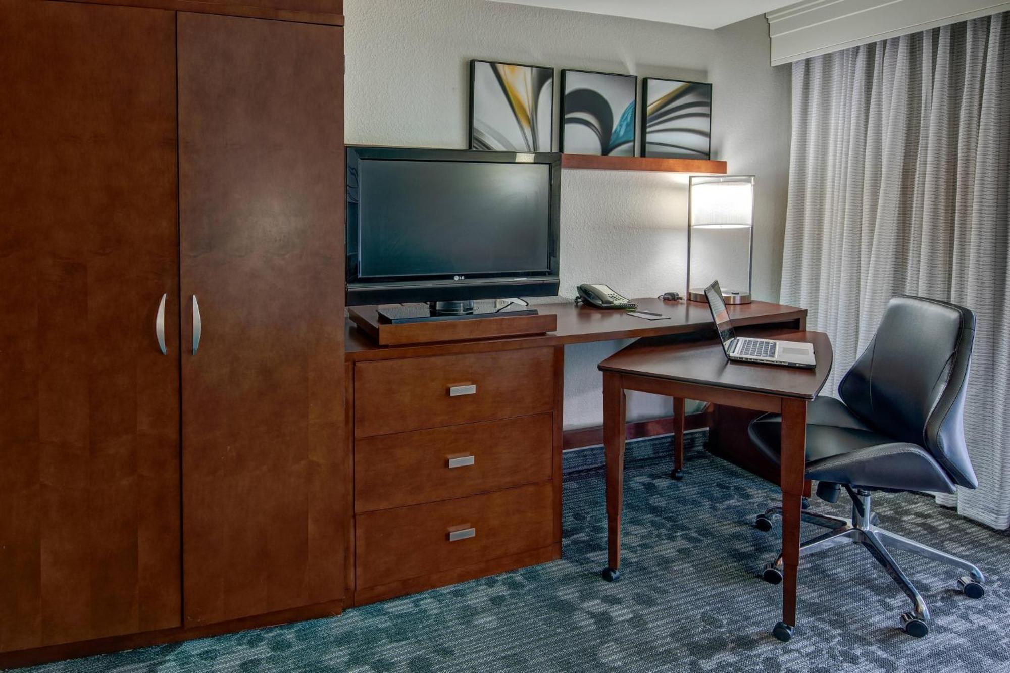 Courtyard By Marriott Troy Ξενοδοχείο Εξωτερικό φωτογραφία